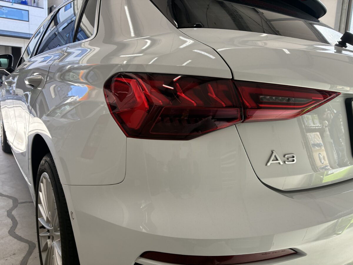 アウディA3 ヘッドライト磨き