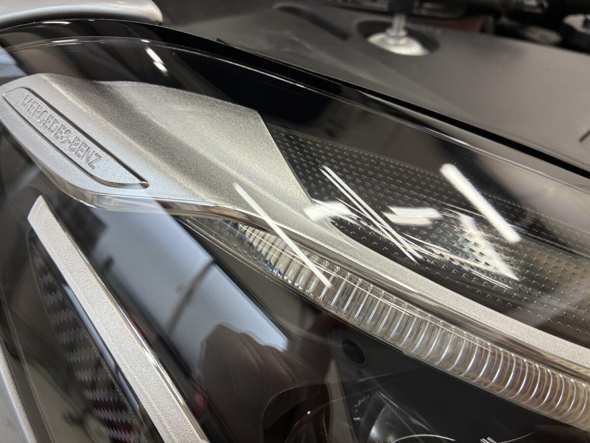 ベンツSLCクラス　ヘッドライトリペア後