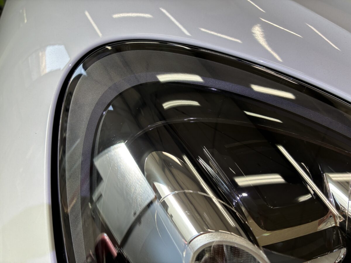 マカンのヘッドライトリペア後