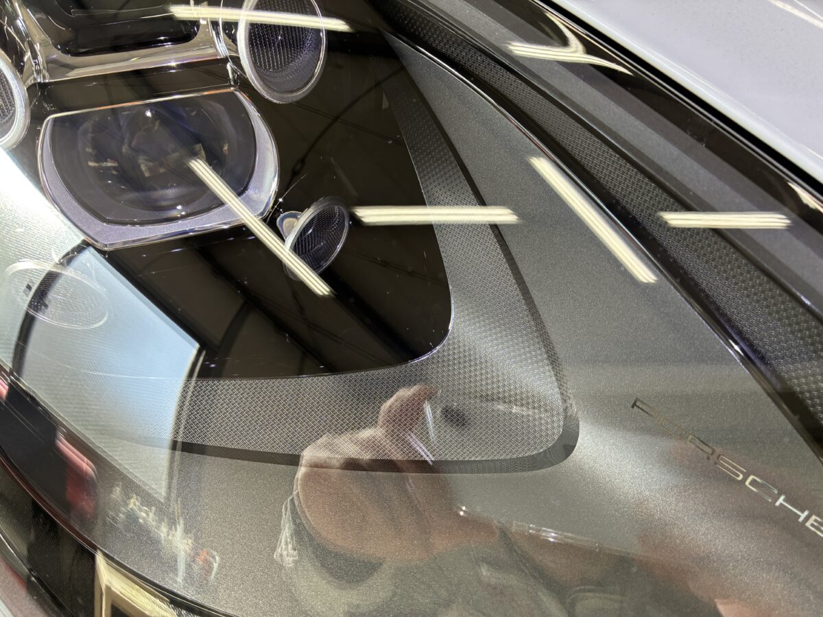 ポルシェマカンのヘッドライト磨き後