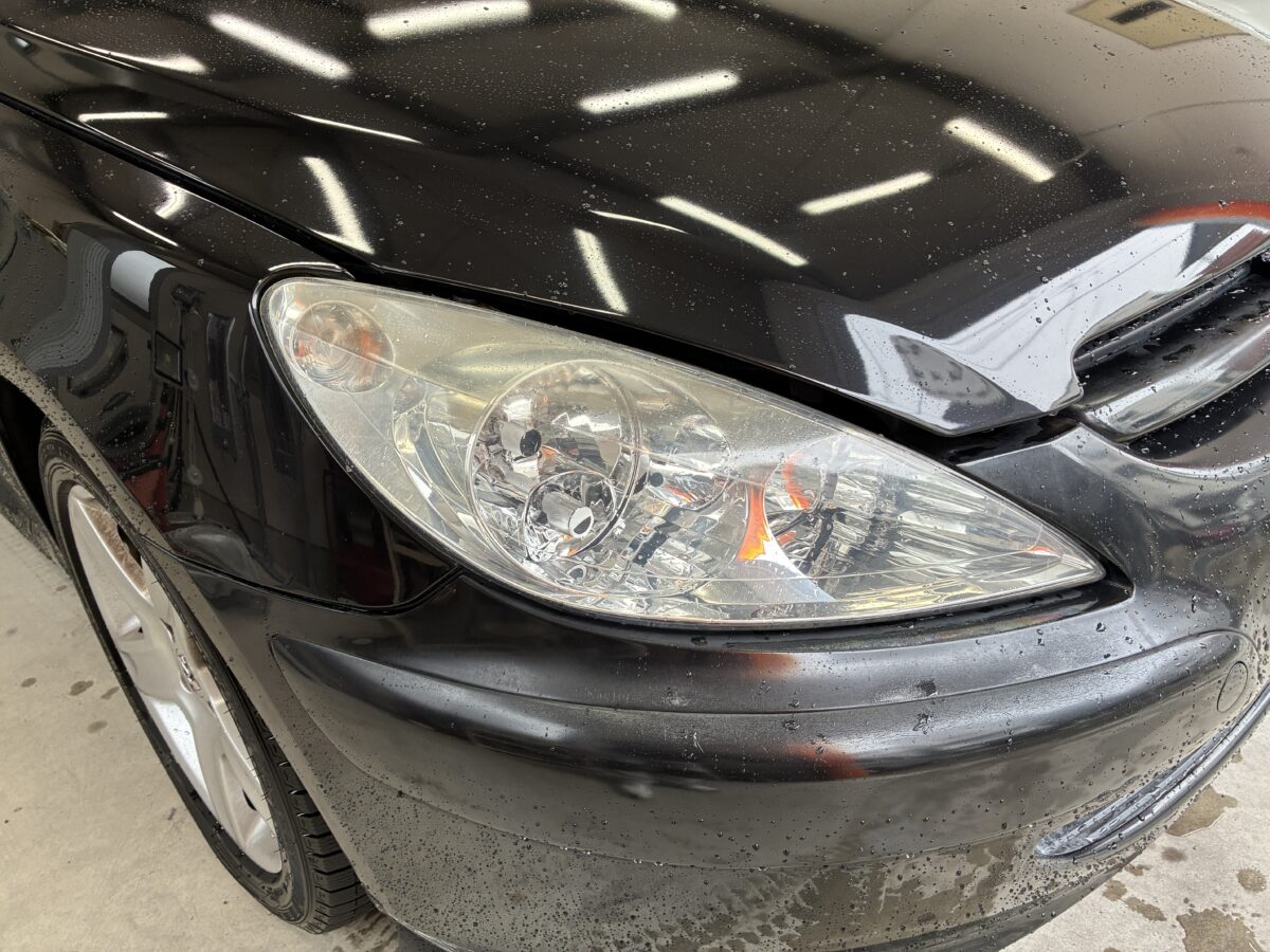 プジョー307　ヘッドライト磨き