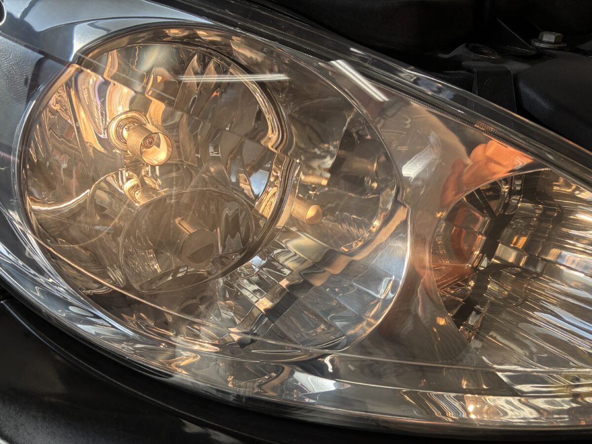 プジョー307のヘッドライトリペア後のライト点灯時