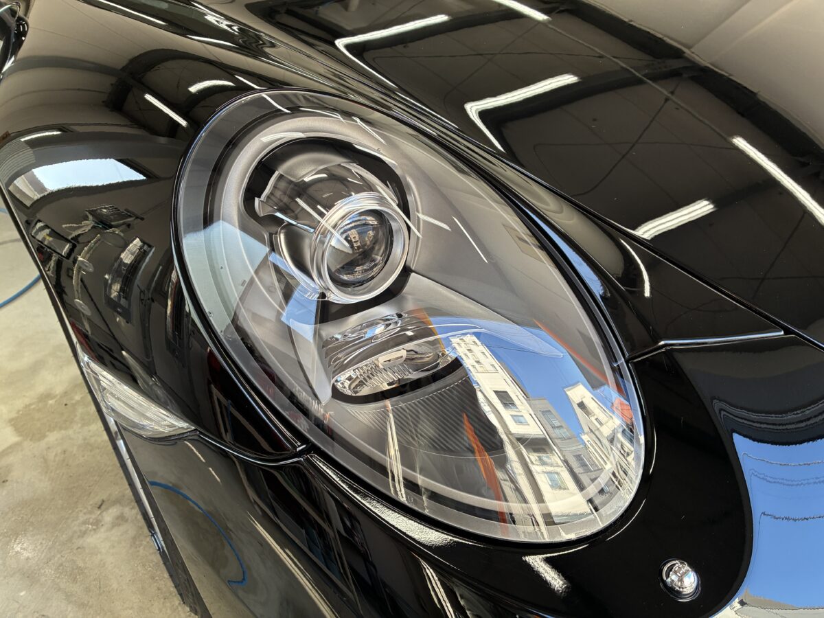 輸入車のヘッドライト磨き後は、PPF施工がお勧めです。