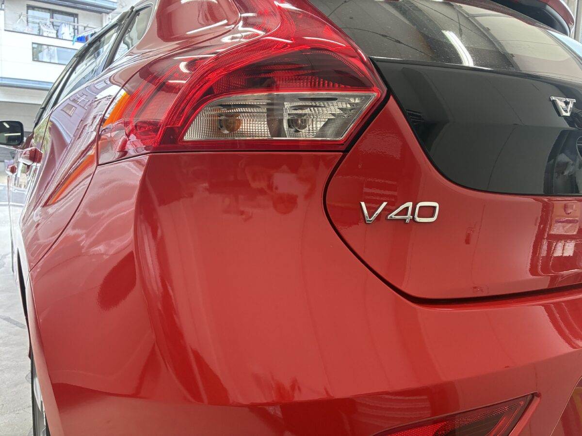 ボルボV40　ヘッドライトリペア