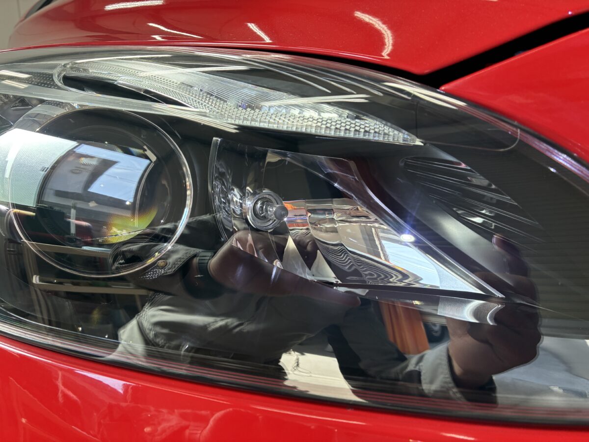 ボルボV40のヘッドライトリペア作業後