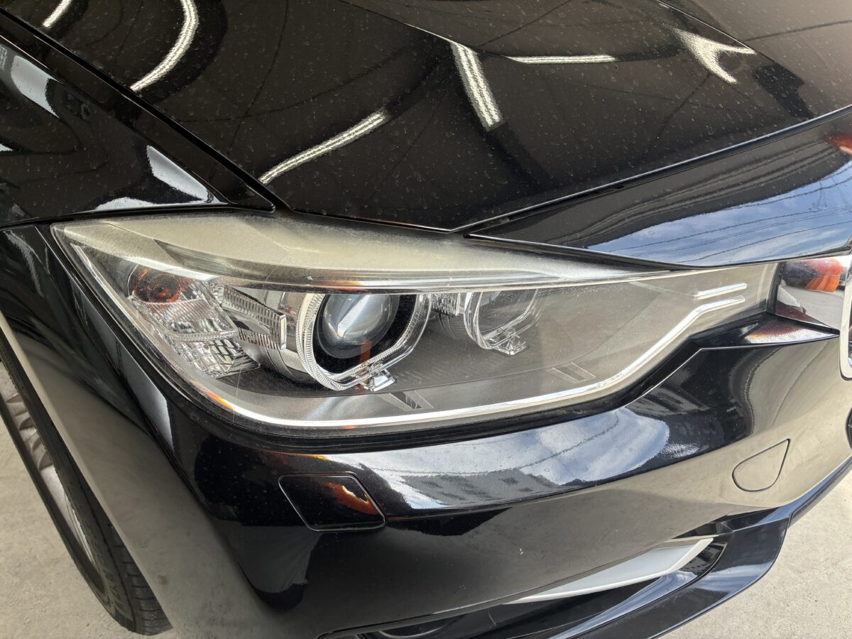 BMWF30　ヘッドライトの黄ばみ